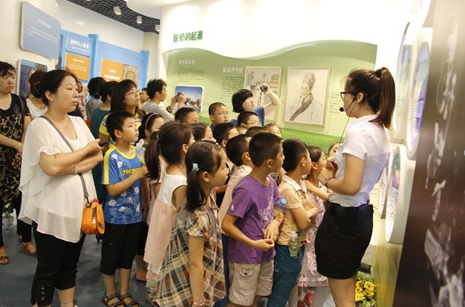 童心奶香，悅享成長(zhǎng) 君樂寶乳業(yè)以創(chuàng)新展覽服務(wù)點(diǎn)亮世界牛奶日